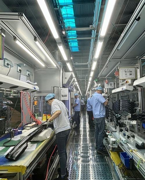 武汉华域视觉海外订单增长80% 中国汽车零部件出海的'视觉'样本